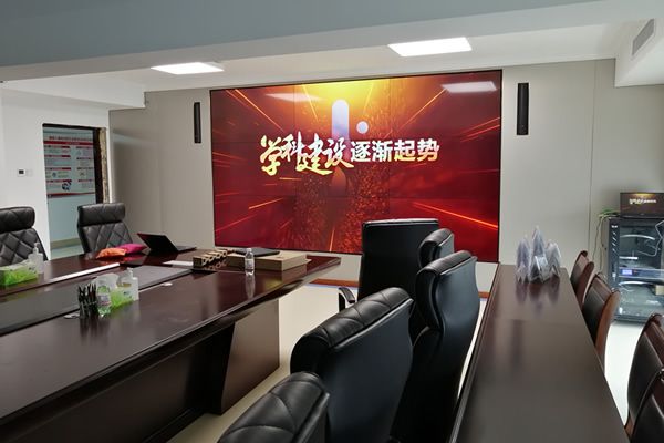 無縫拼接屏與0.88mm液晶拼接屏哪款顯示效果更好？