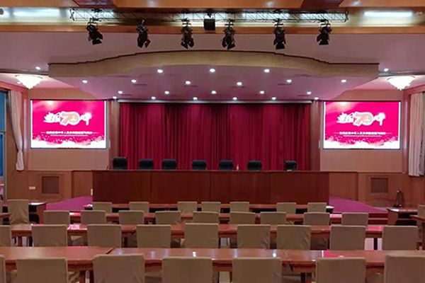 小間距LED顯示屏與無縫拼接屏區(qū)別在哪里？