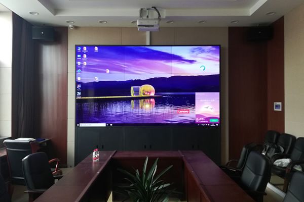 現(xiàn)代會議室使用哪種顯示大屏比較好？